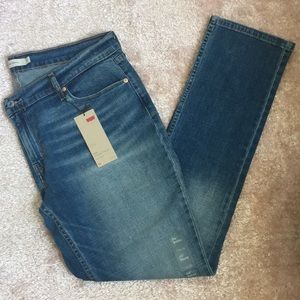 Levi’s 524 Skinny Jeans